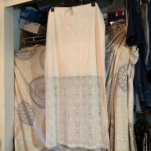Super Cute Lace Maxi with Short Insert